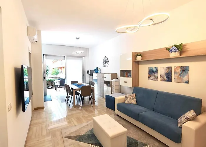 Eleganza In Centro Paese Con Terrazza E Giardino Apartment Andora