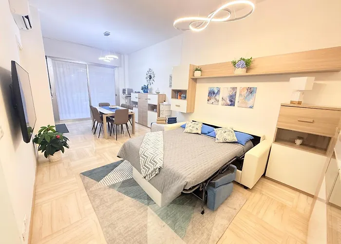 Eleganza In Centro Paese Con Terrazza E Giardino *