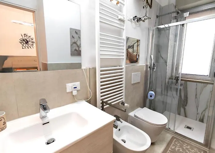 Eleganza In Centro Paese Con Terrazza E Giardino Andora