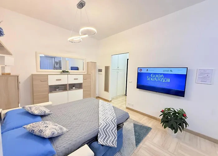 Eleganza In Centro Paese Con Terrazza E Giardino Apartment