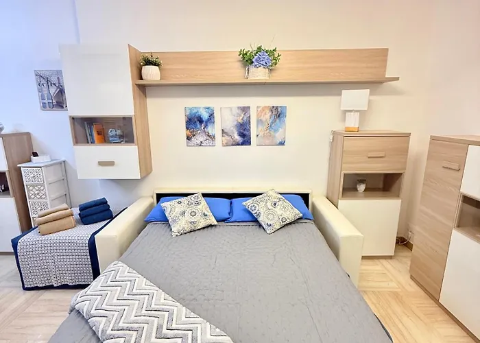 Eleganza In Centro Paese Con Terrazza E Giardino Apartment Andora