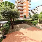 Eleganza In Centro Paese Con Terrazza E Giardino