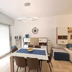 Eleganza In Centro Paese Con Terrazza E Giardino Apartment Marina dʼAndora
