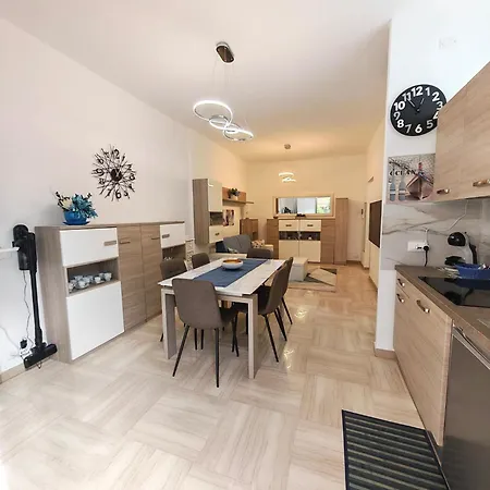 Apartamento Eleganza In Centro Paese Con Terrazza E Giardino *