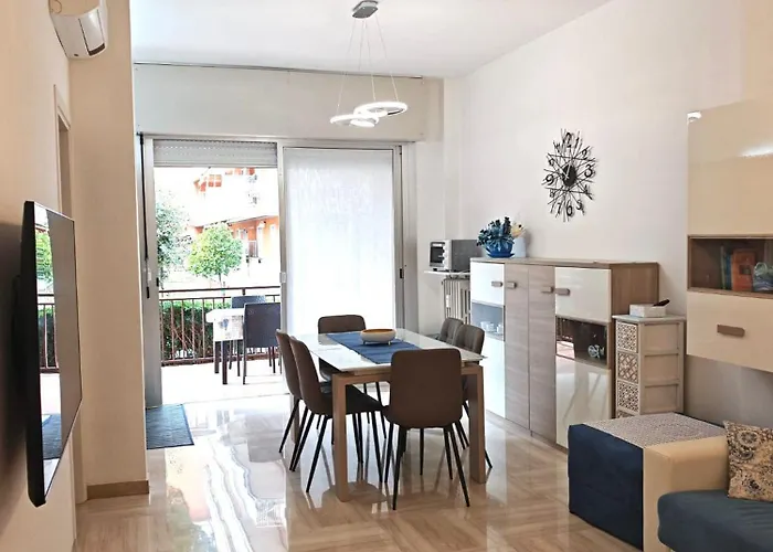 Eleganza In Centro Paese Con Terrazza E Giardino 公寓